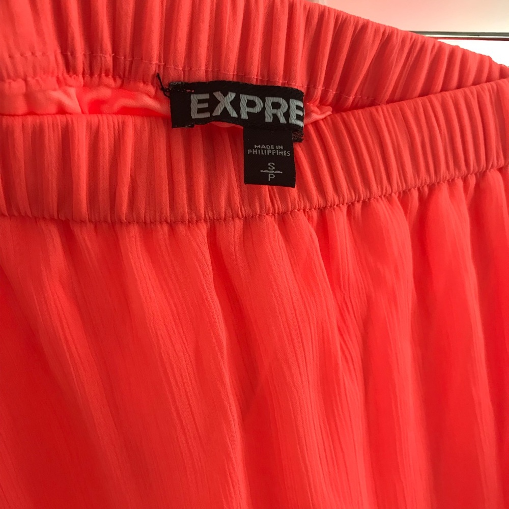 Express High-Low Skirt - Picture 3 of 3